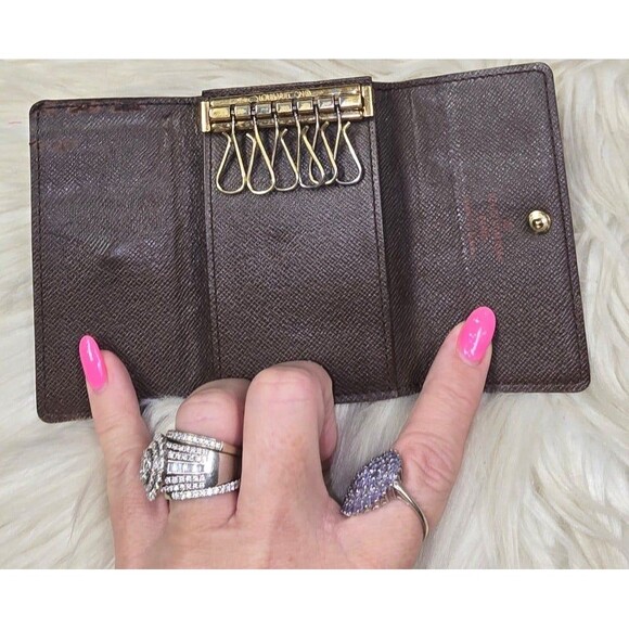 Authenticated Louis Vuitton Damier Ebene 6 Key Case - Picture 9 of 12